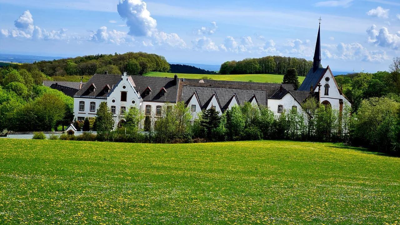 Eifelhof Mit Obstbaumwiese Nideggen Exterior foto